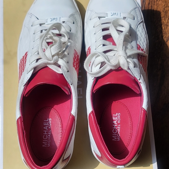 Michael Kors colby sneaker - Picture 13 of 15